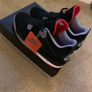Retro Jordan Bred 4s